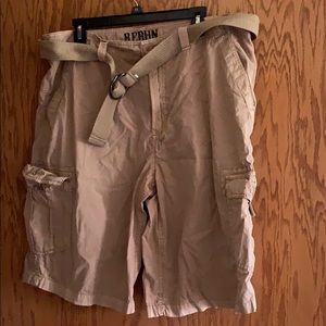 Men’s size 38 khaki cargo shorts